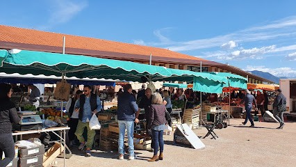 Halle aux Poissons - Marcatu à i Pesci, Mareyeur et Vendeur de Fruits de Mer à Ajaccio
